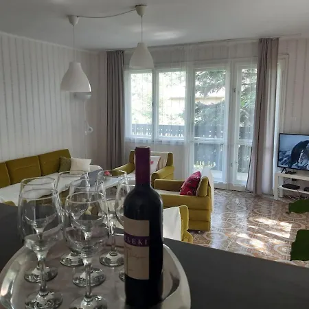 Apartment Smaragd-haz Kaptalanfuered *